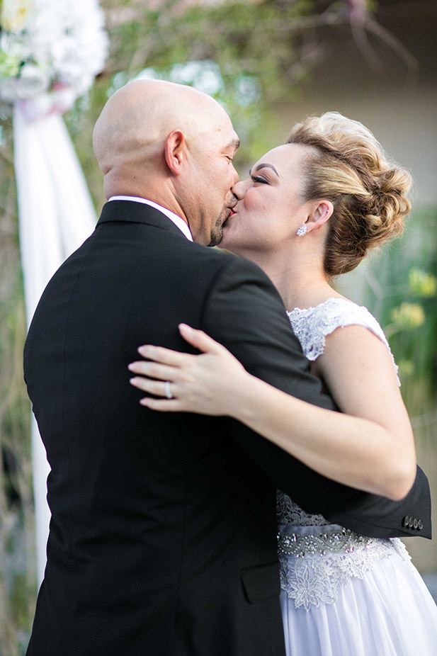 Heidy Gerardo Wedding kiss Photography